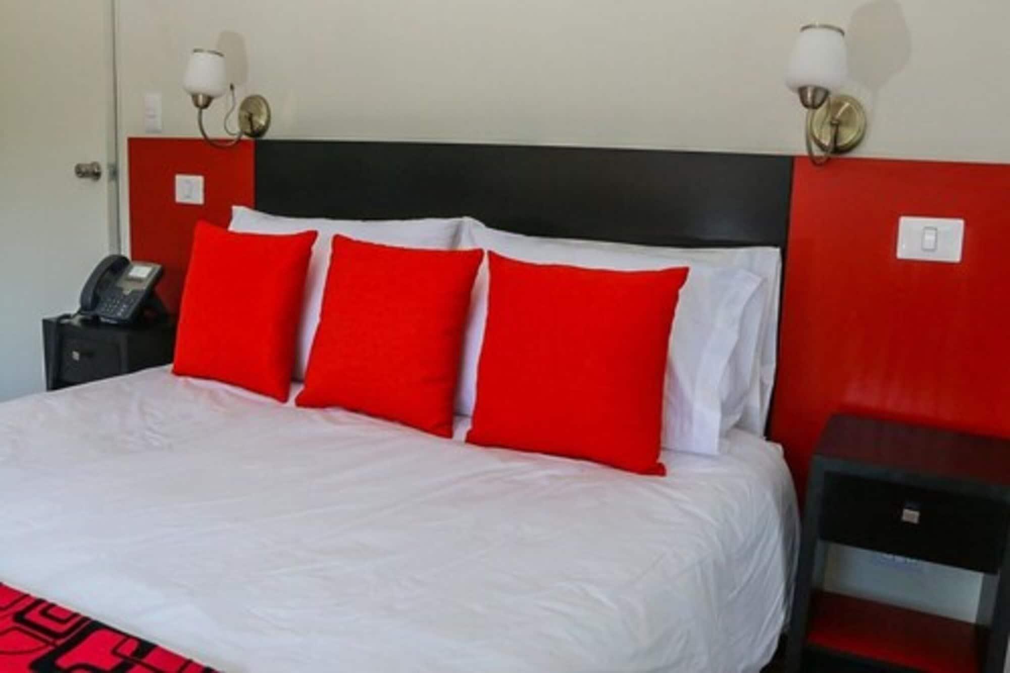 Hotel Plaza Nunoa Сантьяго Экстерьер фото